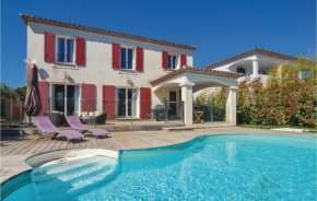Cozy Home In Aigues-Mortes With Kitchen